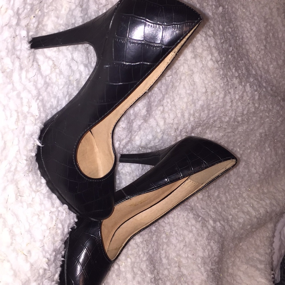 New York & Company used black heels